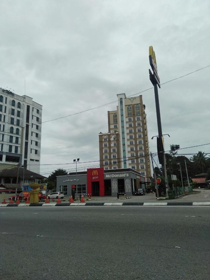 Risqi Apartment 2 Bedroom Wakaf Che Yeh Kota Bharu Zewnętrze zdjęcie