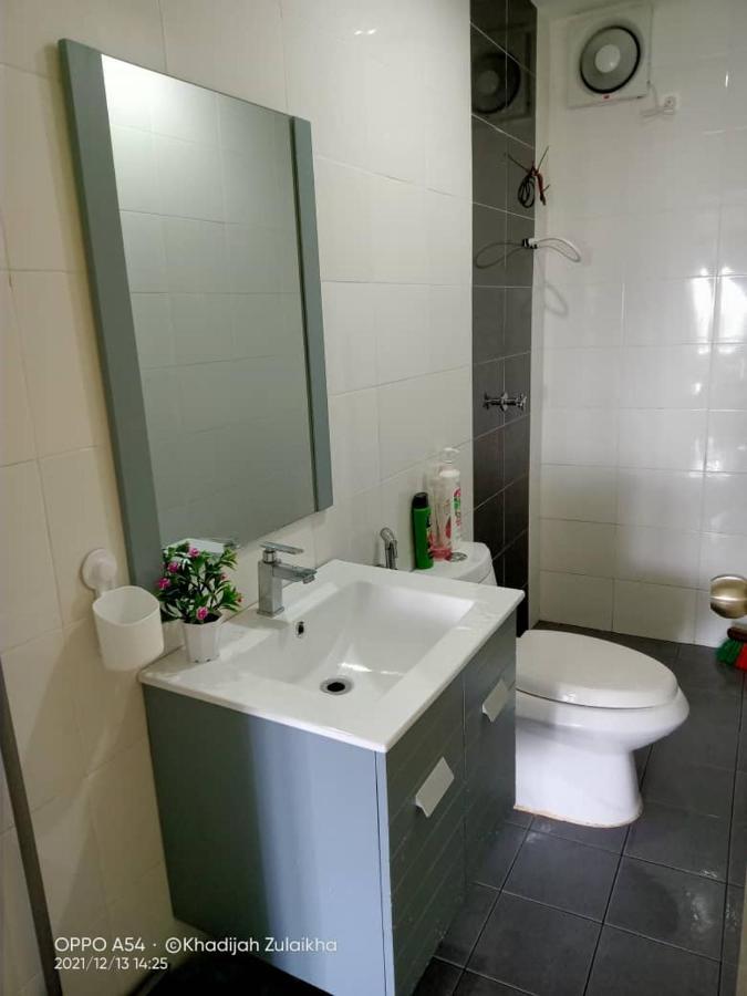 Risqi Apartment 2 Bedroom Wakaf Che Yeh Kota Bharu Zewnętrze zdjęcie