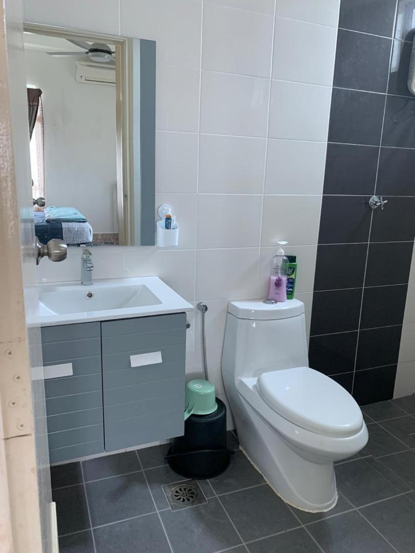 Risqi Apartment 2 Bedroom Wakaf Che Yeh Kota Bharu Pokój zdjęcie
